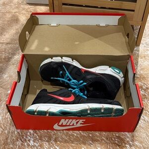 Nike Sneakers in Black/Red/Blue/Aqua